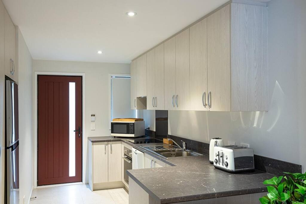Home From Home City Apartment Christchurch Exterior photo